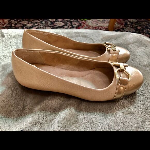 Adorable flats by Aerosoles size 7 medium - Picture 2 of 6